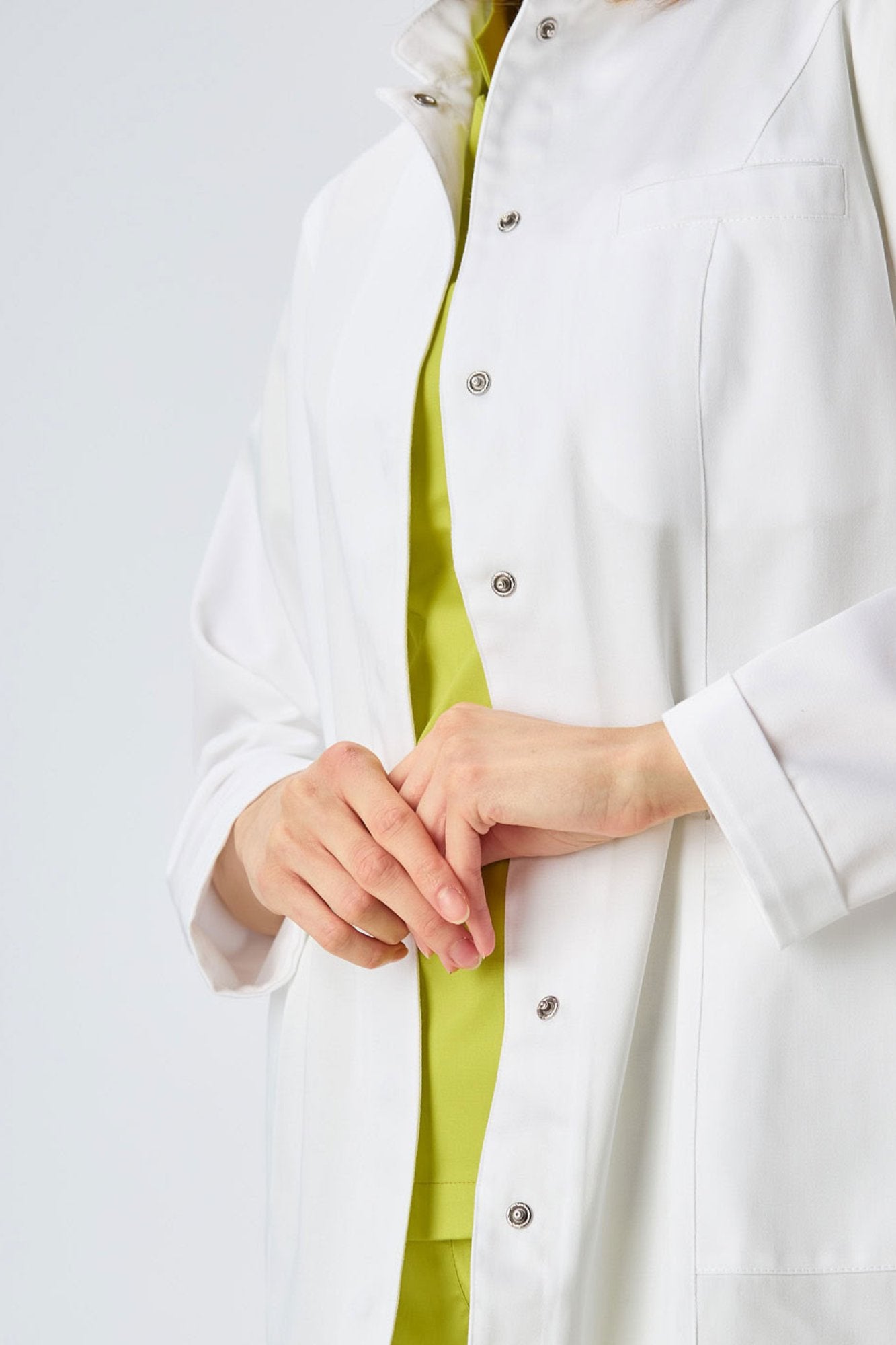 emanno-halo-cotton-bela-detalj