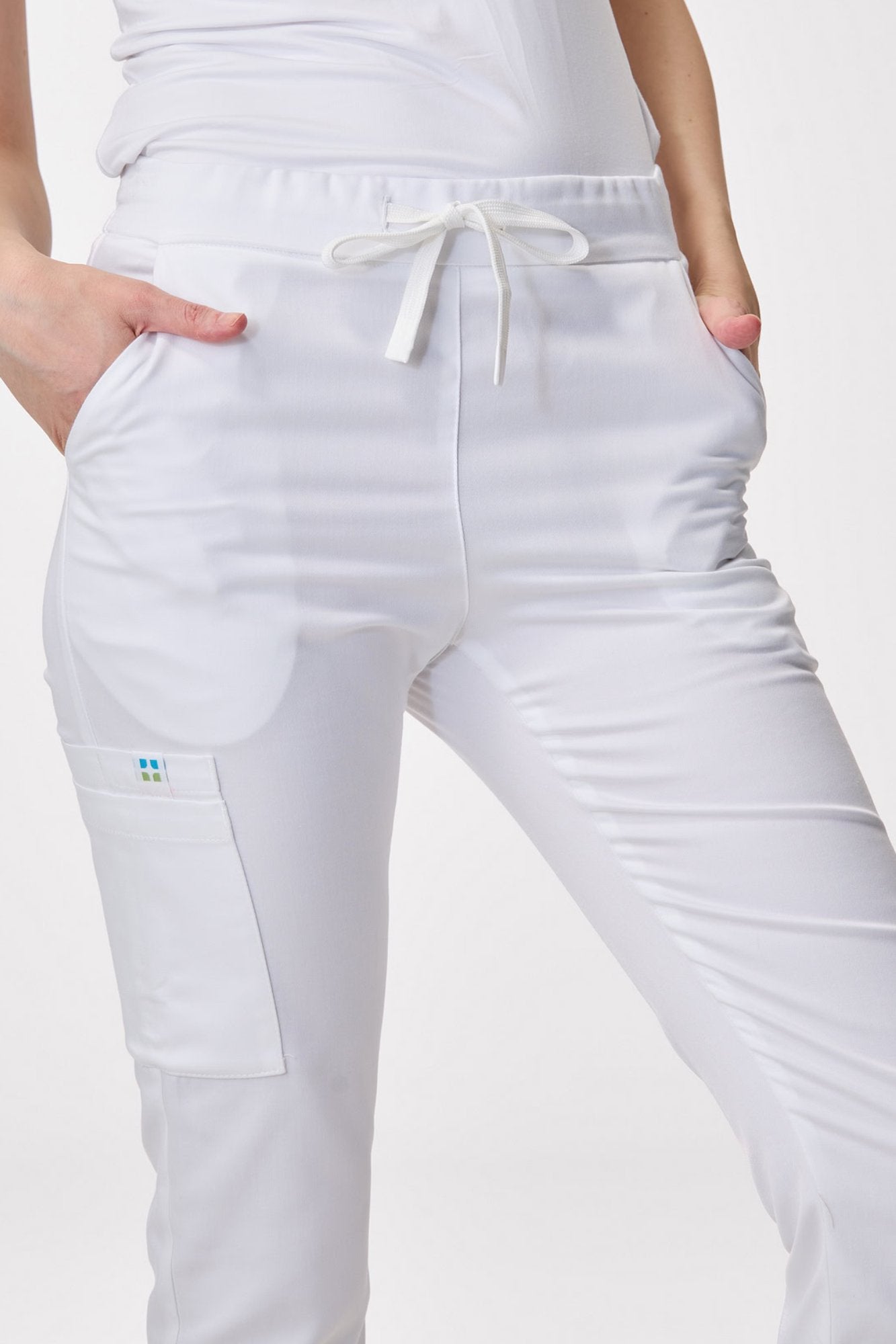 emanno-rise-cotton-bela-detalj