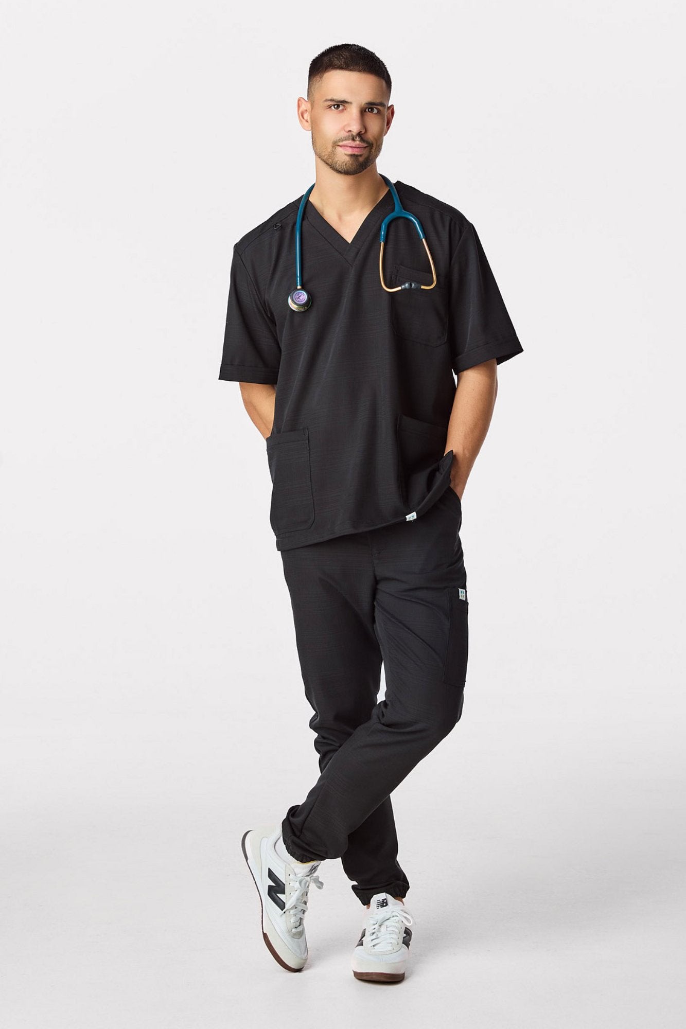emanno-shift-premium-crna-prednja