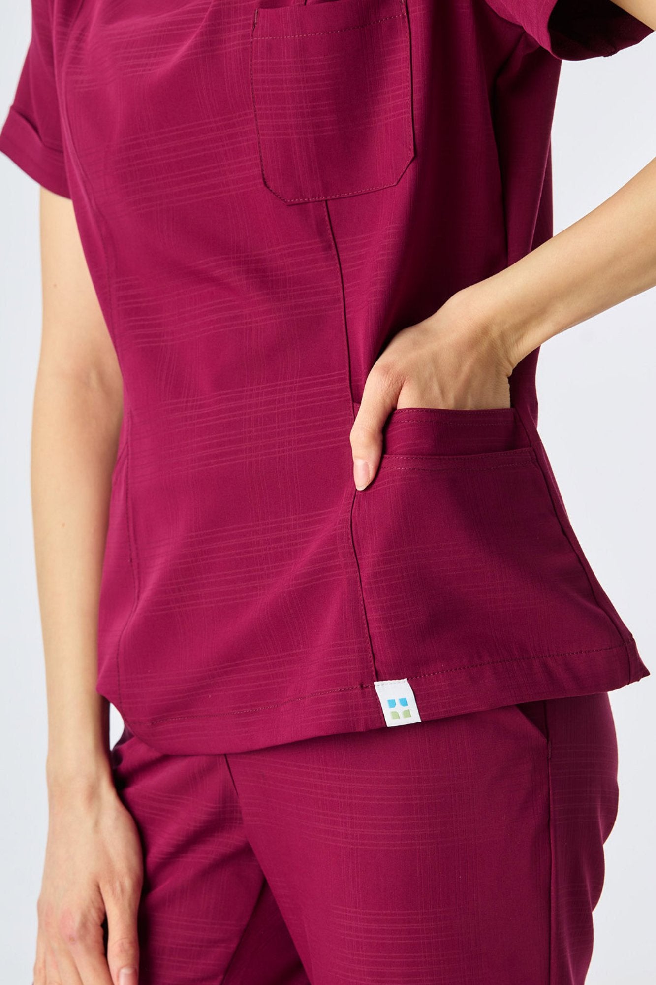 emanno-still-premium-tamna magenta-detalj2